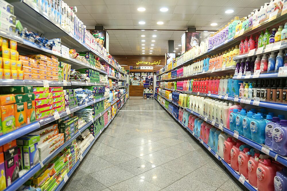 راهرو محصولات شوینده در فروشگاه خلیج فارس شعبه منظریه